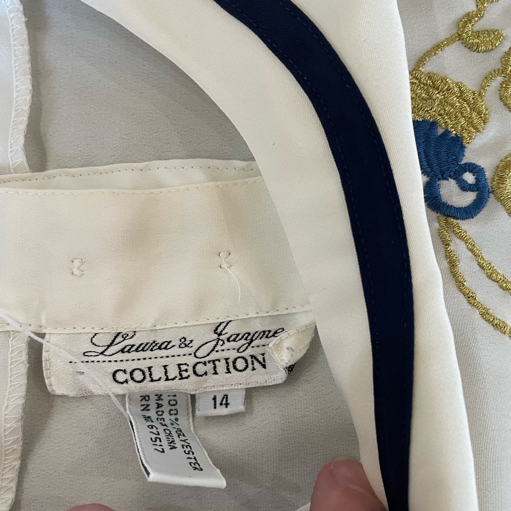 Laura & Jayne Collection Embroidered Nautical Anchor Cream and Navy Top Size 14 - Picture 2 of 6